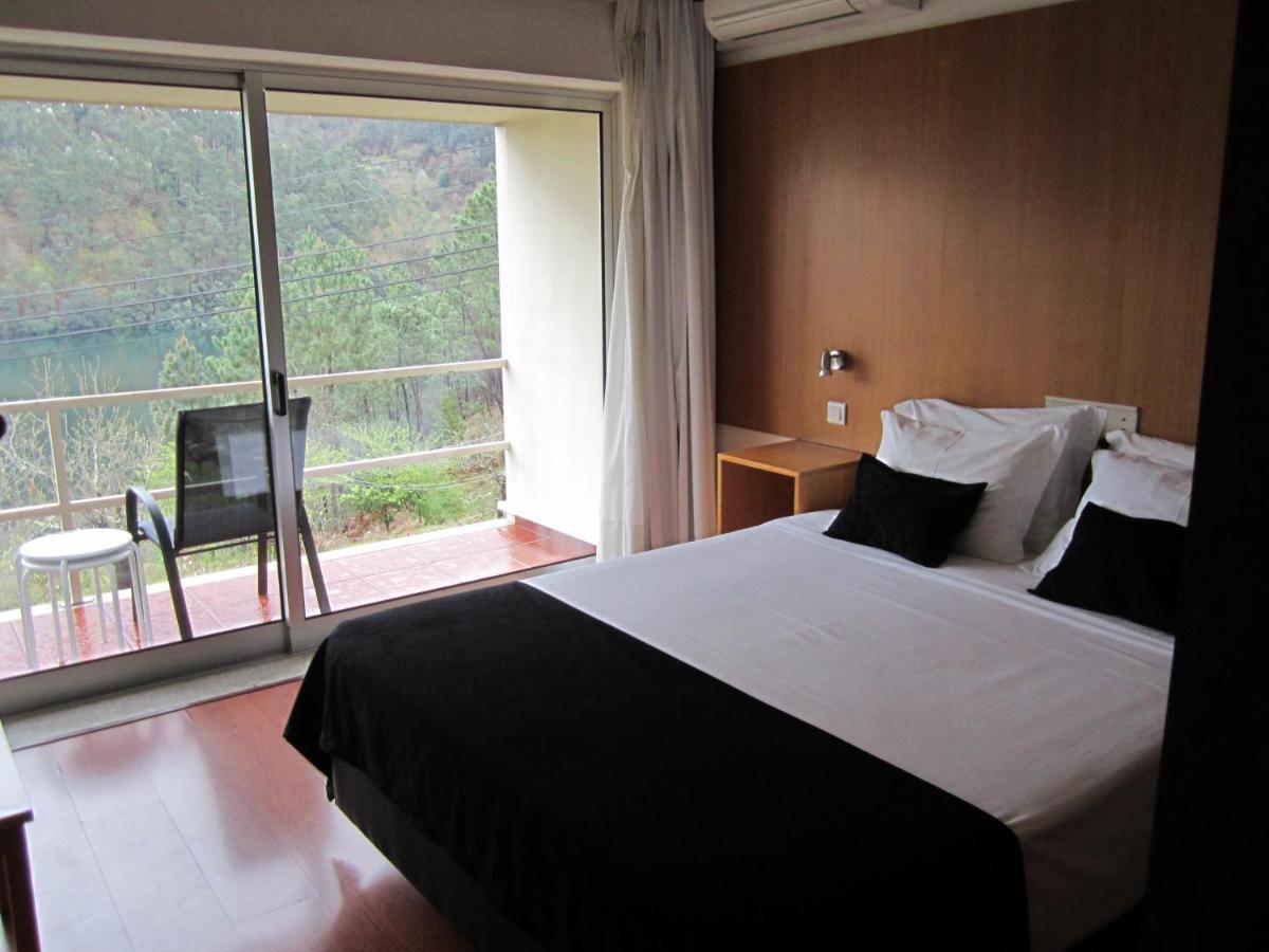 Hotel Eco Salvador Geres Buitenkant foto