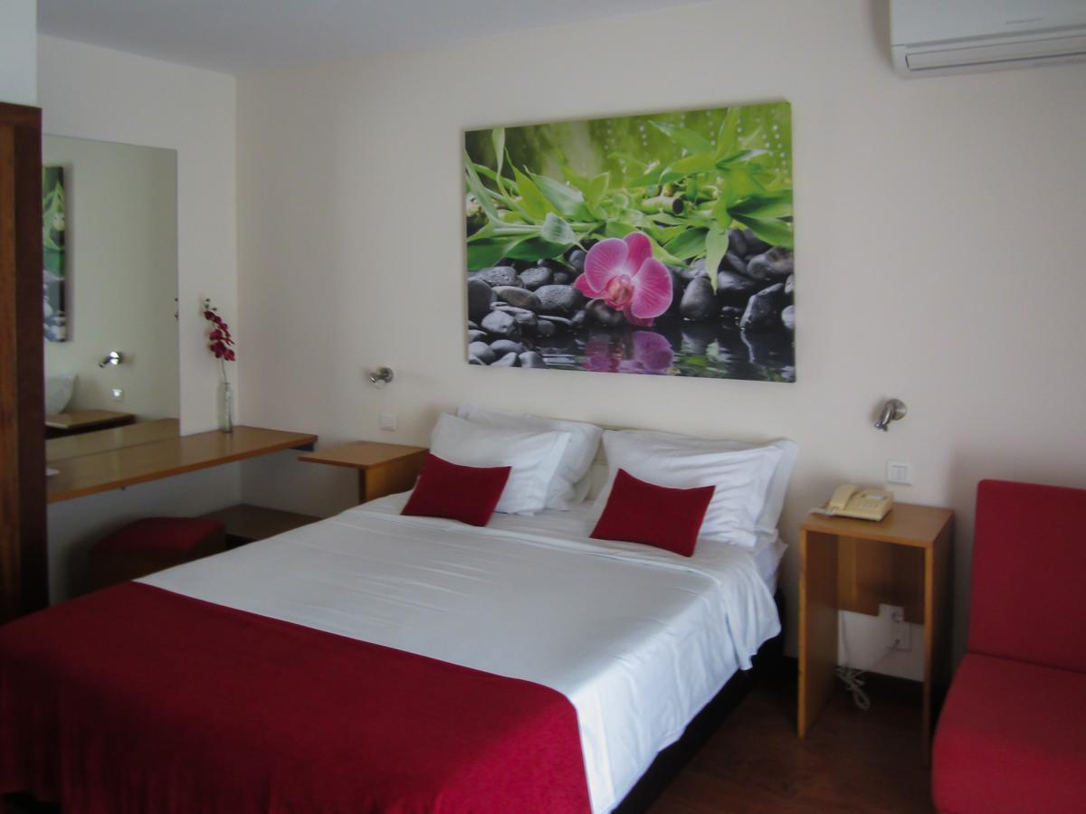 Hotel Eco Salvador Geres Buitenkant foto
